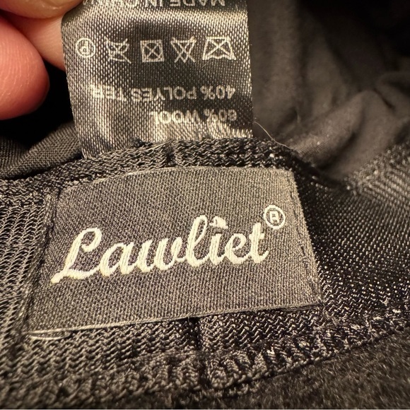 Womens Black Wool Blend Cloche Winter Hat Lawliet collapsible lined adj size - Picture 8 of 9